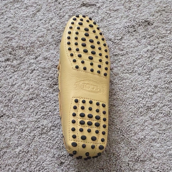 Tod's Mustard Leather Women's Loafers - Picture 2 of 3